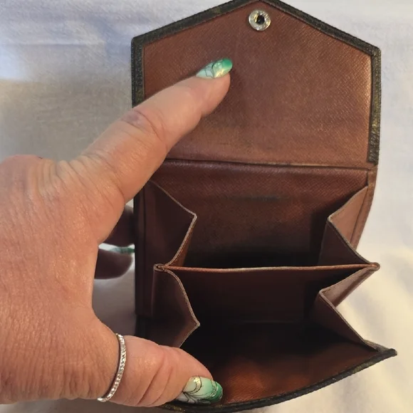 Louis Vuitton Black and Gold Monogram Wallet - Picture 6 of 9